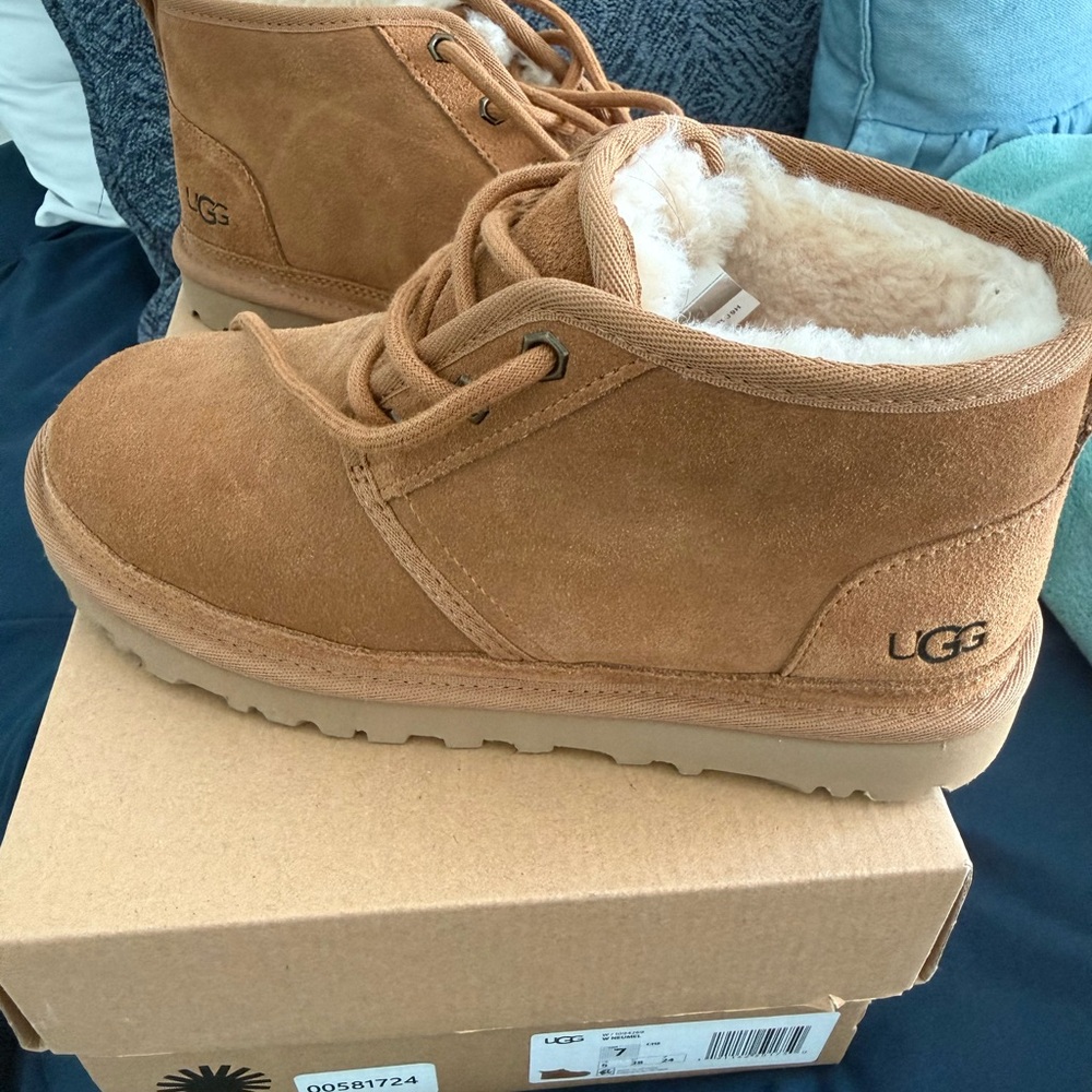UGG Chestnut Neumel Boots